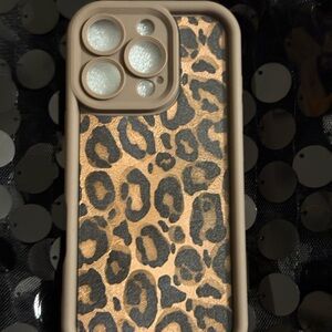 Stylish Leopard Print Phone Case - Tan and Black